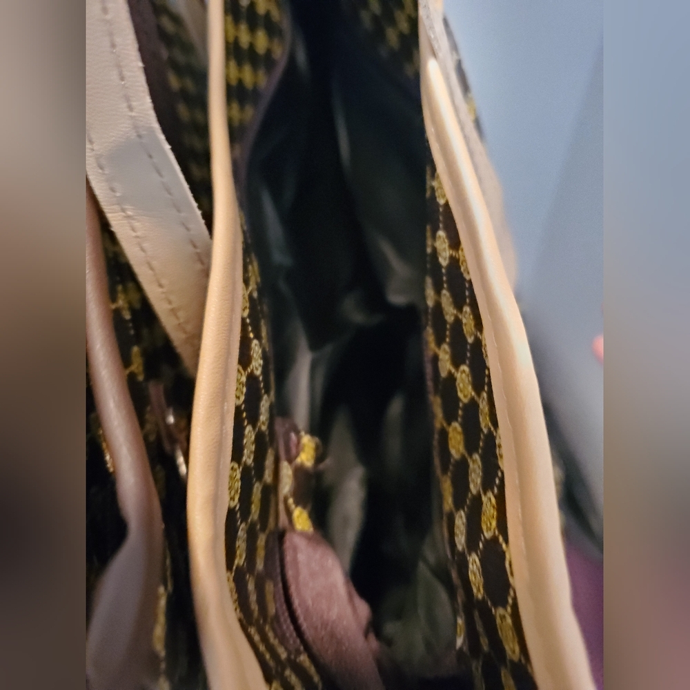 Stylish Brown and Beige LV LOVE Tote Bag With Black Straps - Picture 2 of 3
